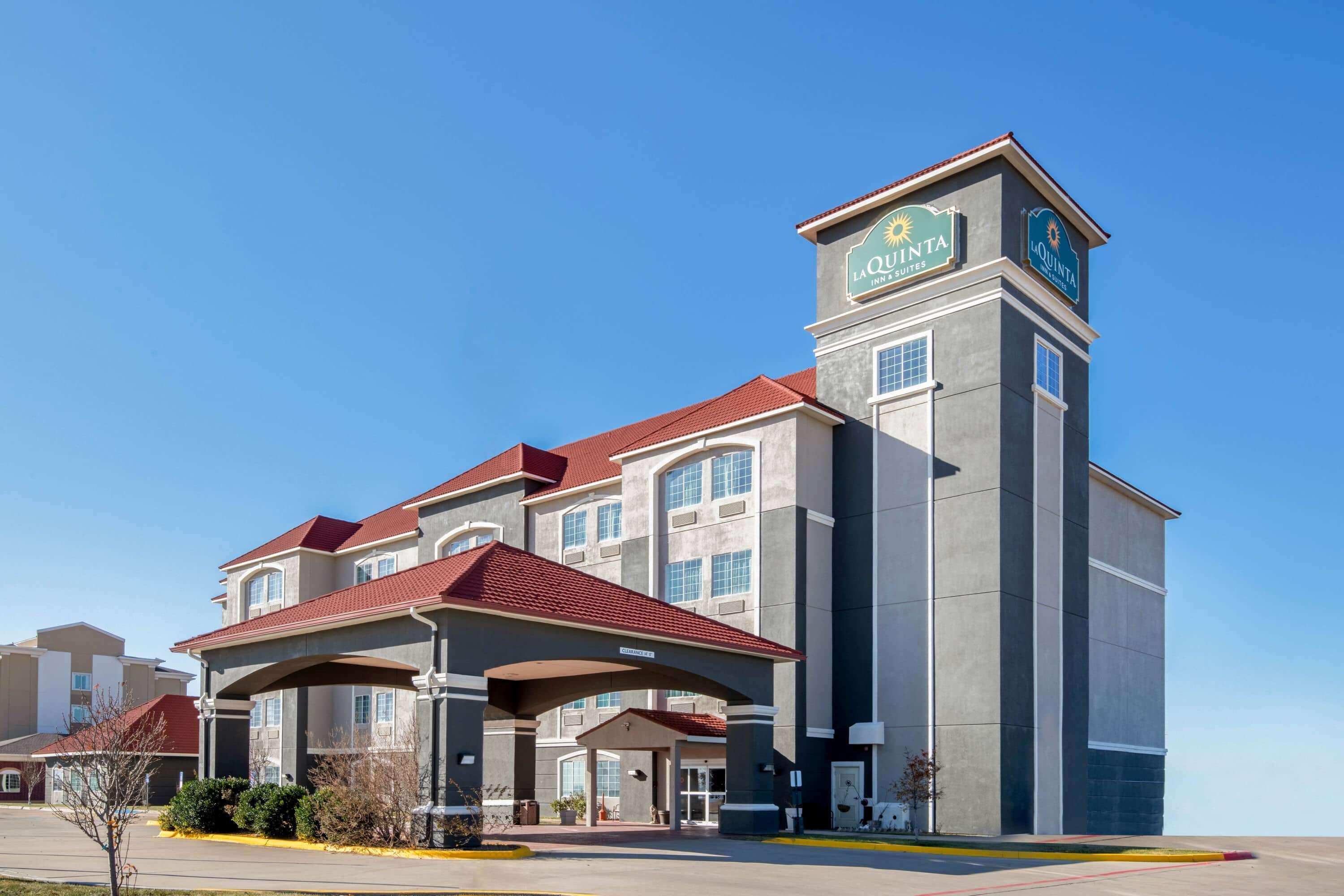 La Quinta By Wyndham Dumas Hotel Exterior photo